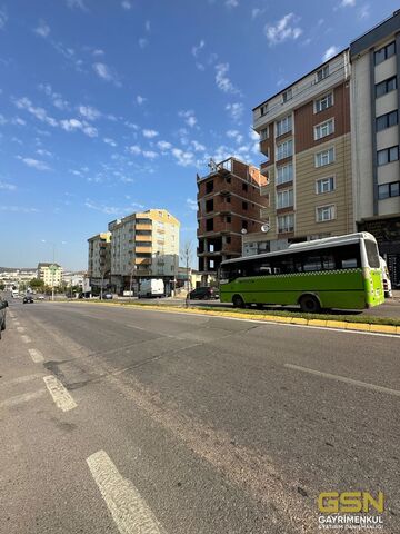 2-ÇAYIROVA ATATÜRK MAH. MUAMMER AKSOY CADDESİN'DE 2+1 ÜST DUBLEKS
